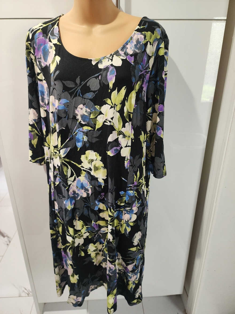 Women's Black Floral Scoop Neck Dress